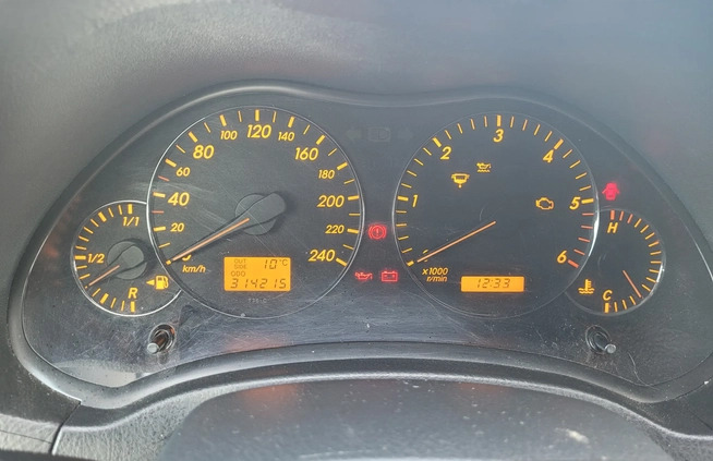 Toyota Avensis cena 10000 przebieg: 314215, rok produkcji 2005 z Góra Kalwaria małe 79